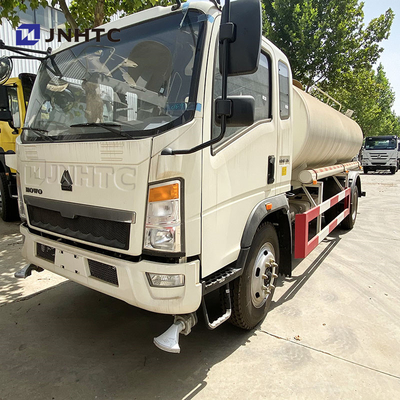China Howo Tank Wasserfahrzeug 4x2 Leichtwasserfahrzeuge 10cbm Wassersprinklerfahrzeug