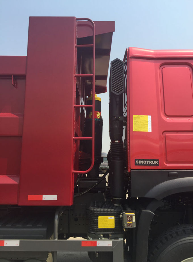 Räder LHD Tipper Trucks SINOTRUK HOWO 371HP 12 31 Tonnen 20-30CBM ZZ3317N3567W